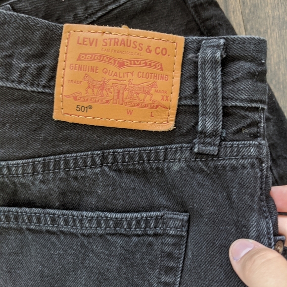 Black Levi Distressed HR Jean Shorts - Picture 3 of 6